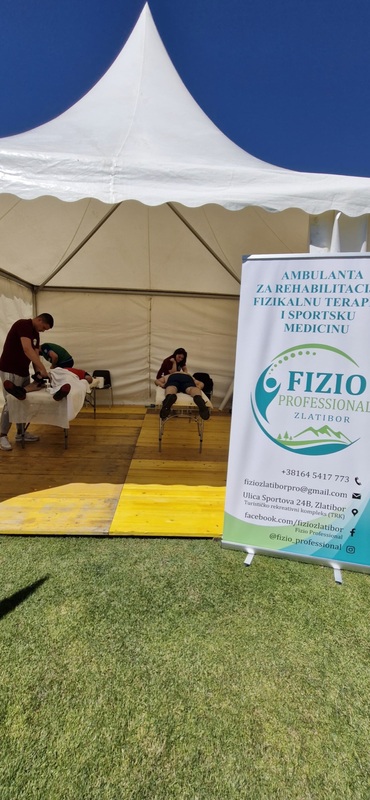 Masaže na terenskim stolovima u šatoru na otvorenom — Fizio Professional Zlatibor