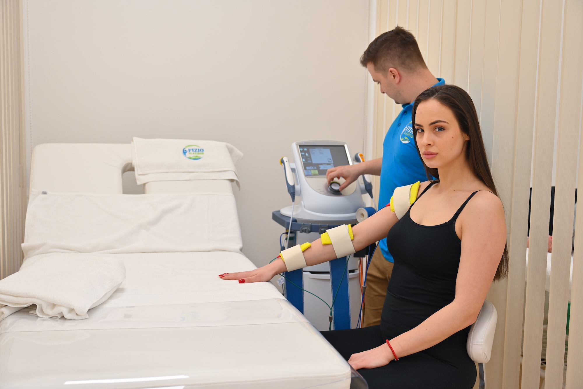 Electrotherapy device